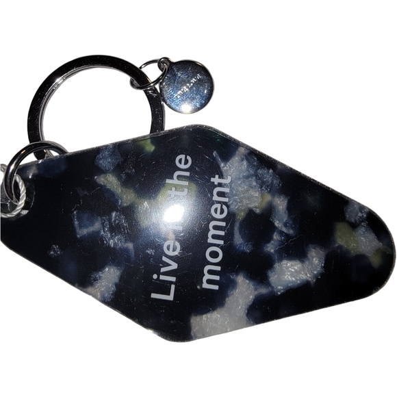 NWT Lululemon Diamond Shaped Hotel Keychain - Picture 4 of 4